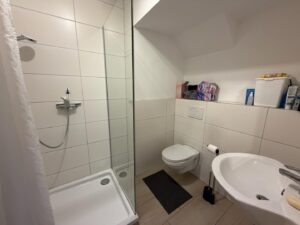 LHH - EG - Gemeinschaftsbadezimmer