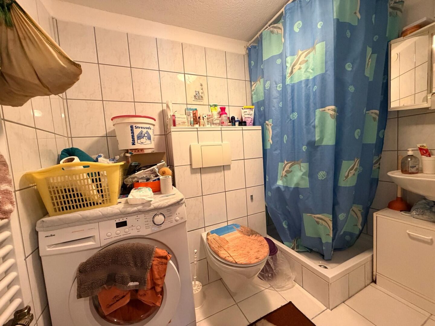 RHH - EG - Rechts - Badezimmer