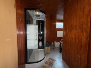 Dusche im Sauna Bereich